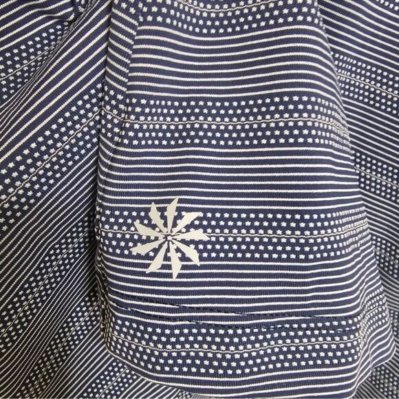 Athleta Tank Blue White Stripe Max Out Asymmetrical Side Slit 591302 S - Picture 4 of 6